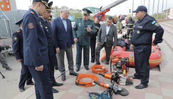 СПАСАТЕЛЯМ РЕГИОНА — СЛАВА, ПОЧЕТ… И НОВАЯ СПЕЦТЕХНИКА!