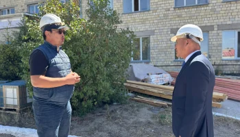 ЖАҢААРҚАДА КӨПБЕЙІНДІ ОРТАЛЫҚ АУРУХАНАҒА КҮРДЕЛІ ЖӨНДЕУ ЖҰМЫСТАРЫ ЖАСАЛУДА