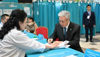 Президент Қасым-Жомарт Тоқаев республикалық референдумда дауыс берді