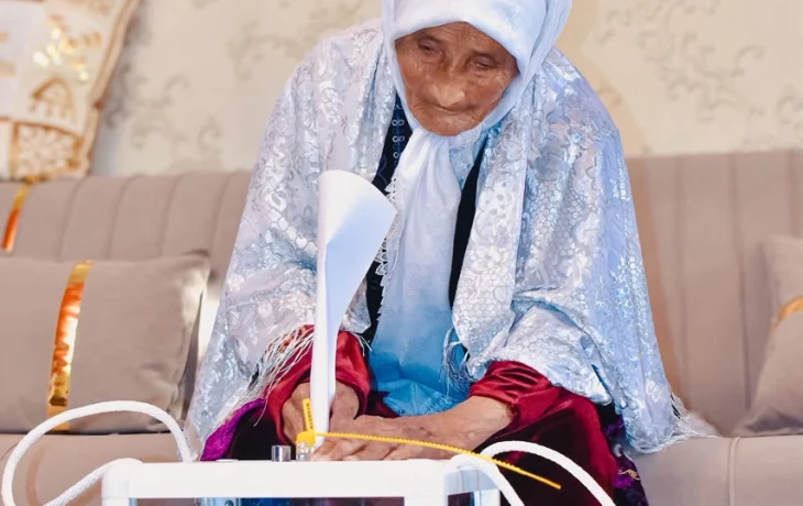 Она старше века! 116-летняя долгожительница области Ұлытау проголосовала